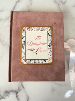 Álbum de fotos de terciopelo To Daughter with Love años 90 libro victoriano cierre de cinta satinada Foto 1 de 4