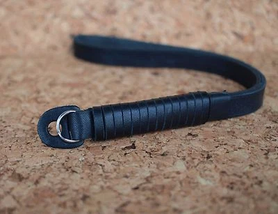 Correa de muñeca Zhou Coachwhip de cuero negro para Leica Nikon Zeiss Foto 1 de 4