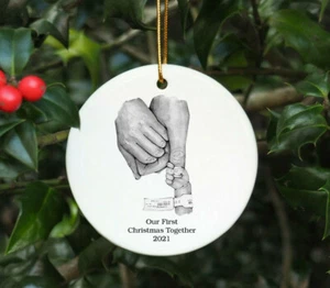 Personalisierte Polymer Christbaumschmuck Kugel 1. Familie Weihnachten - Bild 1 von 6