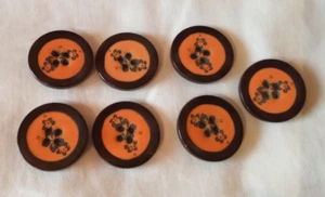 7 x 27mm Enamelled 4 Hole Buttons Laser Cut Floral Design Brown Orange Bonfanti - Picture 1 of 1