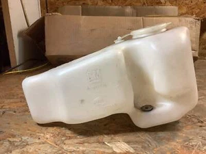 Kadett E Wischwasserbehälter Original GM NEU - Bild 1 von 2