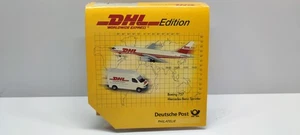 1:400 & 1:87 Schuco - Boeing 757 DHL, Mercedes Benz Sprinter DHL - 006728 - Foto 1 di 3