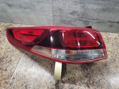 Luz trasera exterior izquierda lado conductor deportivo Kia Optima 2016-2020 lámpara tipo Foto 1 de 4