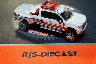 2019 Ford F-350 Lariat Dually White 1:64 Greenlight - Image 1 of 3