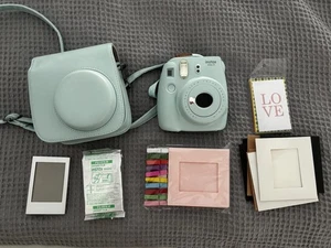 Instax Mini 9 Inklusive Zubehör Und Tasche - Bild 1 von 1