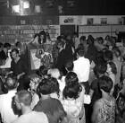 Singer Bobbie Gentry Signs Autographs At Korvette'S Record Store - 1968 Photo 6