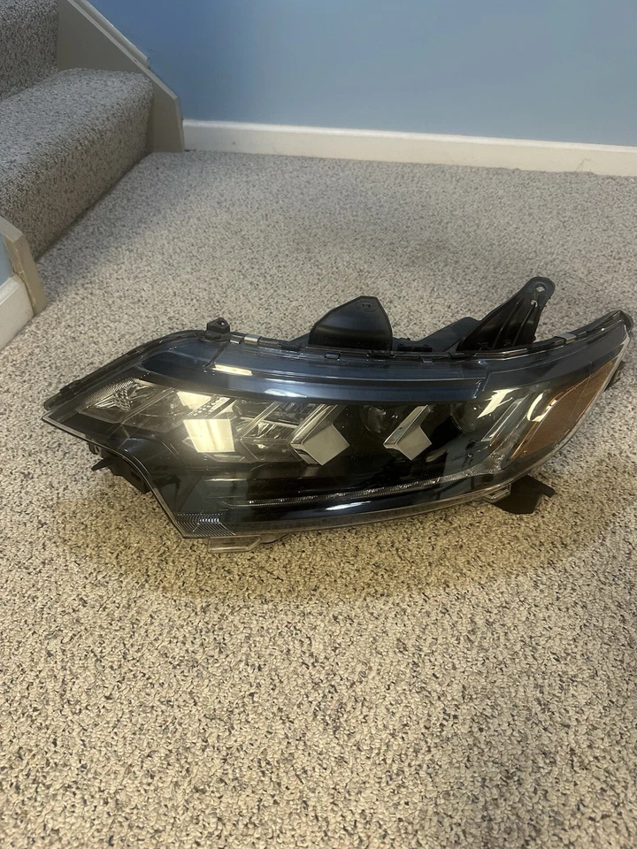 2019-2022 Mitsubishi Outlander PHEV GT Hybrid Left OEMHeadlight LED HID 8301D341 - Image 1 of 4
