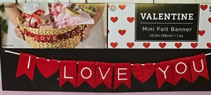 2025 Hobby Lobby Mini Red I❤LOVE❤YOU Felt Banner 23in Tiered Tray Decor NEW - Picture 1 of 5