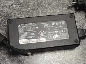 Original Delta Electronics Netzteil ADP-180HB B 19V 9,5A – Gebraucht,Top Zustand - Afbeelding 1 van 3