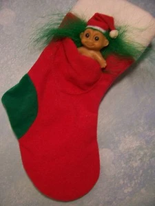 MEDIAS DE NAVIDAD CON 2"" BABY SANTA - 9"" Russ Troll Artículo - NUEVO STOCK DE TIENDA - Imagen 1 de 5