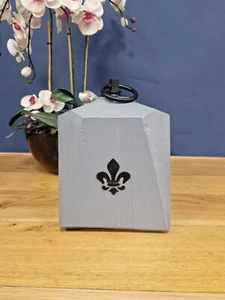 Türstopper aus Holz mit Fleur de Lis - Bild 1 von 6