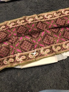 Vintage Woman’s 100% Pure Silk Scarf New In Box - Bild 1 von 7