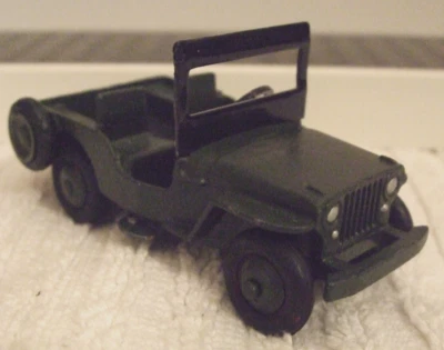 DINKY MILITARY MODEL  (USA ARMY JEEP MILITARY MODEL) No 669/USED/CODE 3? - Image 1 of 4