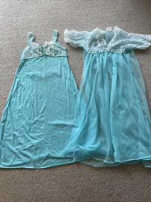 Vintage Miss Elaine? Camisola de náilon com roupão de renda média - Imagem 1 de 4