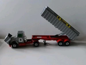 1973 LESNEY MATCHBOX SUPERKINGS SK-18 SMOOTH SIDE TARMAC ARTICULATED TIPPER - Picture 1 of 7