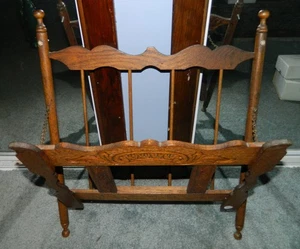 Antiker Zeitungsständer Zeitungsständer aus gepresstem Eichenholz zur Wandhalterung - Bild 1 von 11