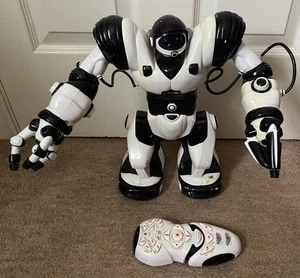 WowWee Large Robosapien Humanoid Robot 14" with Remote Control (Tested & Works) - Picture 1 of 6