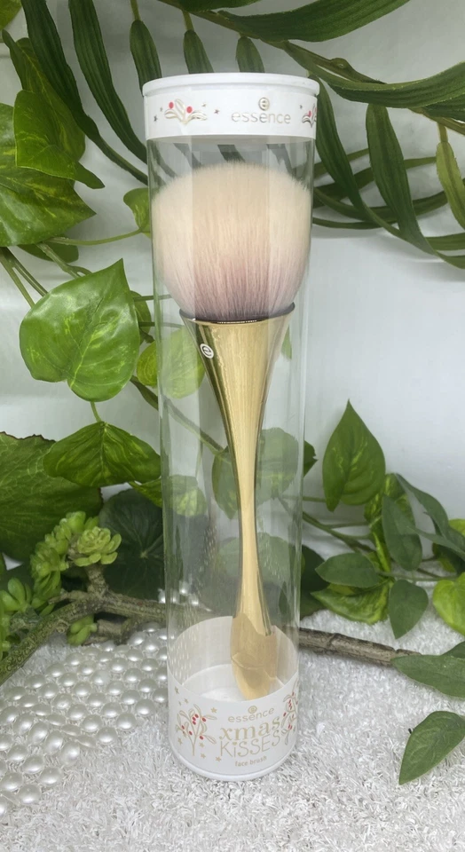 Essence XMas Kisses Face Brush - Flauschiger Gesichtspinsel