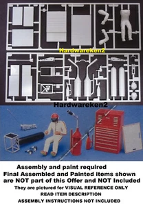 TEILE - DIORAMA WERKZEUGE - RACING PIT CREW WERKZEUGE und FAHRER - MASSSTAB 1/24 - Bild 1 von 5