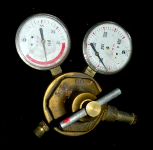 ANTIQUE ACETYLENE GAS TANK PRESSURE REGULATOR, S-S Co. AS IS COND - Picture 1 of 5