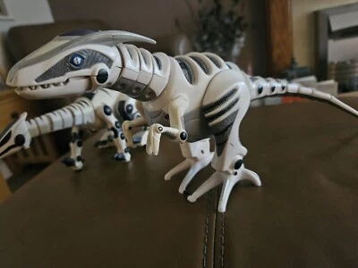 Wowwee  Mini Reptile - Image 1 of 3