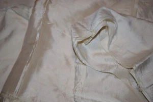 3 oz remnants Ivory 100% Silk Recycled Fabric - Picture 1 of 3