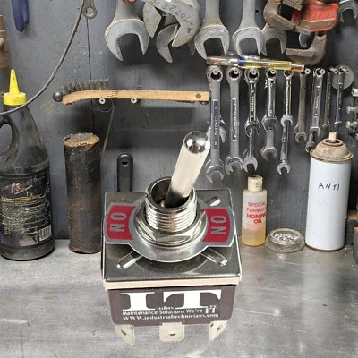 IndusTec 20A Toggle - Switch TPDT 2 Pos Maintained 9 pin Quick Plug Latching 12V