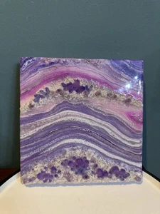 “Geoda resplandor amatista” resina sobre madera, arte de pared, por Alison Green, púrpura 10”x10” - Imagen 1 de 7