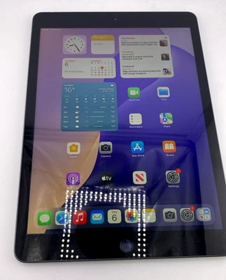 Apple iPad 7th Gen. 32GB, Wi-Fi, 10.2 in - Space Grey (Latest iOS 18) Warranty - Image 1 of 4