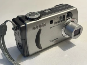Samsung Digimax 240 2.0MP Digital Camera - Silver - Picture 1 of 7