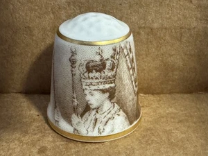 Selten - Der 40. Jahrestag der Krönung - Queen Elizabeth II Fingerhut - Bild 1 von 6