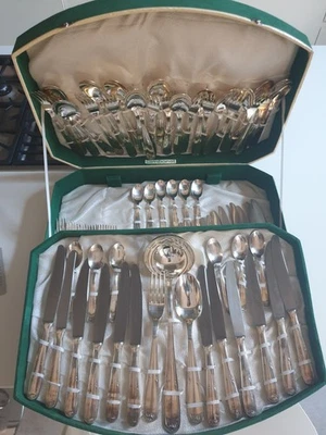 Sambonet 75 posate modello 610 del 1960 con certificato originale. - Immagine 1 di 4