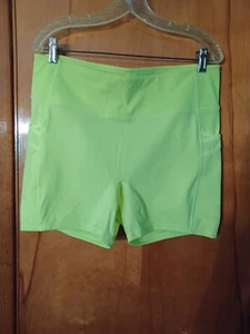 NWT Fabletics Neon Trinity Mid Rise Pocket Short 5" Size 1X (16-18) - Picture 1 of 7