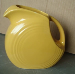 Vintage Fiesta Fiestaware Homer Laughlin Original Yellow Glaze 6” Disk Pitcher - Picture 1 of 4