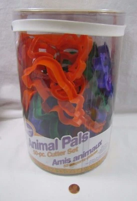 Juego de cortador de galletas Wilton 38 Animal Pals #1055 2003 ligeramente usado falta 12 cortador Foto 1 de 4