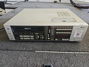 SANYO BETAMAX BETA HI-FI VIDEO CASSETTE RECORDER VCR 7200 - Powers On - Picture 1 of 6
