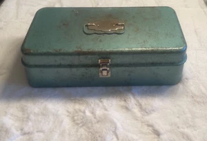 Vintage METAL UTILITY CHEST Green ~ Tool Tackle Box ~ Perfect Cabin/lodge Decor - Picture 1 of 12