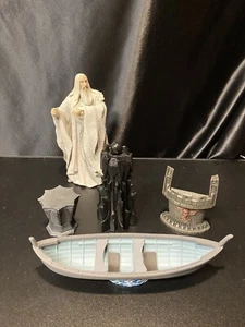 lord of the rings marvel toybiz action figures Accessories Boat Stand Wizard Lot - Picture 1 of 9
