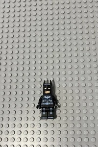 LEGO Minifigure Super Heroes Batman II Electro Suit SH046 - Picture 1 of 2