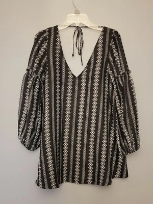 Kiss the sky Women's Black & White Stripe Top Shirt Blouse size 8  - Image 1 of 4