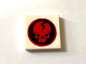 Lego Minifig Accessories: 2x2 Cracked Red Skull Printed Tile - Picture 1 of 1