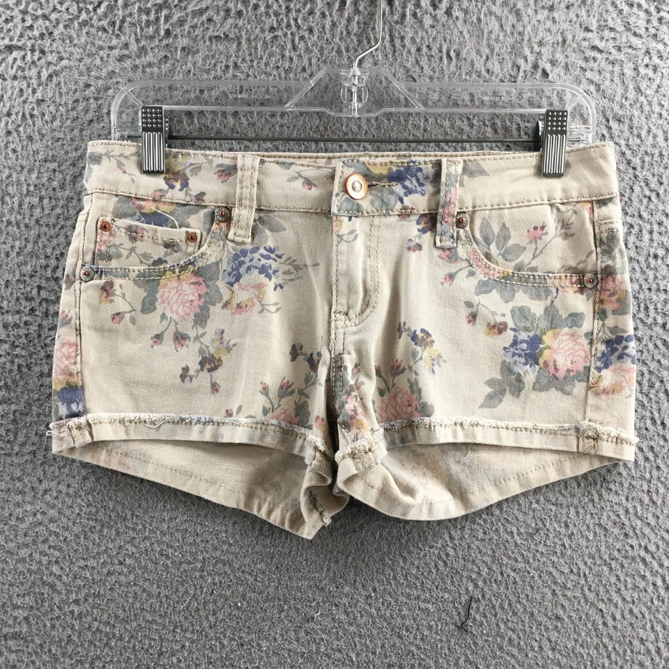Ymi Cuffed Short Womens 5 (Actual 31X2.5) Beige Floral Low Rise Casual Zip Fly - Image 1 of 4