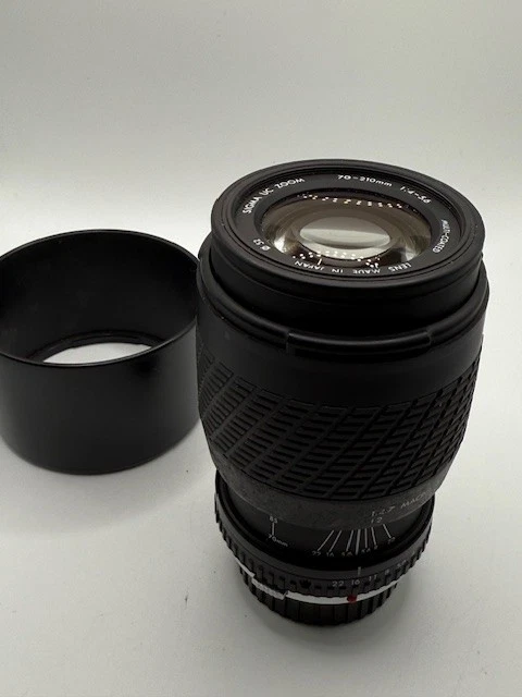Sigma 28-70mm f/3.5-4.5  Macro UC Zoom Lens Olympus OM Mount + cap & hood - Image 1 of 4