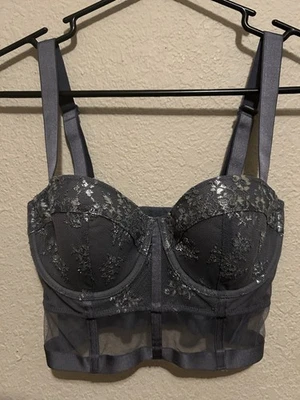 Sujetador corsé de encaje Victoria's Secret 32D Foto 1 de 4