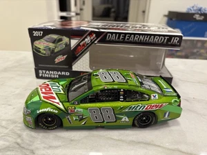 Dale Earnhardt Jr 2017 Mountain Dew Nascar 1/24 pressofuso Lionel #88 Mtn Chevy - Foto 1 di 7