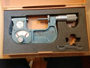 Mitutoyo 510-106 Dial Indicating Micrometer, 1-2" Range, 0.0001"  - Picture 1 of 3