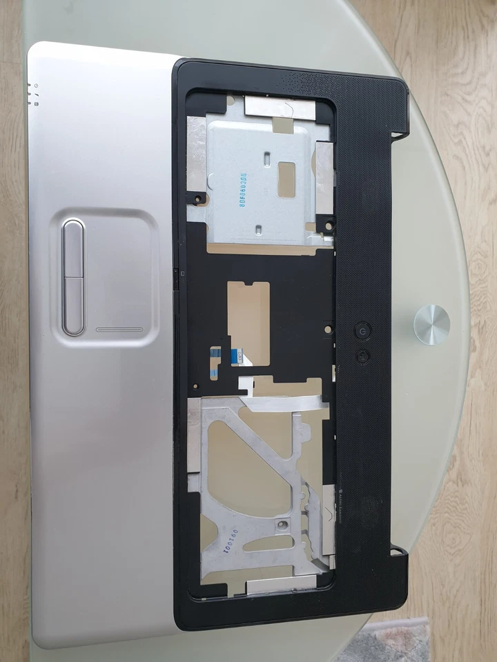 CQ71 Gehäuse Unterteil & Palmrest - Bild 1 von 4