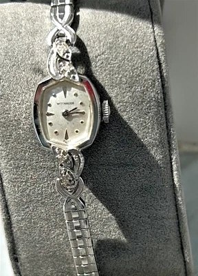 14K  WHITE SOLID GOLD & DIAMOND  LADIES VTG WATCH .. 13.5 GRAMS TW ..RUNS GREAT - Image 1 of 4