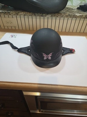 Casco de moto de media carcasa para mujer. Foto 1 de 4