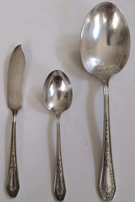 3 Pieces Community HAMPTON COURT SERVING PIECES Serving Spoon Knife Sugar Spoon - Image 1 of 4